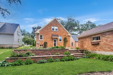 Tiny photo for 315 N Commonwealth Avenue, Elgin, IL 60123 (MLS # 12458128)