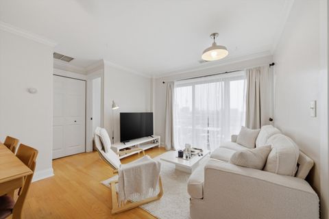 Tiny photo for 4144 N Sheridan Road #604, Chicago, IL 60613 (MLS # 12624759)