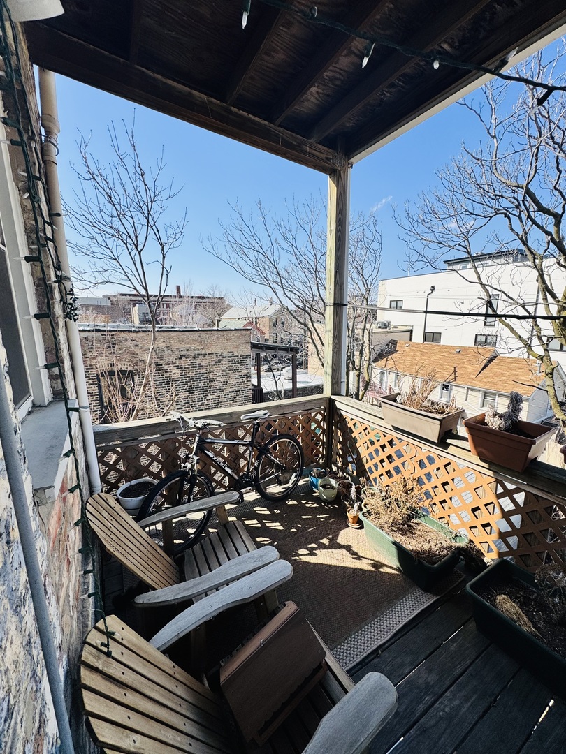 944 W 18TH Street