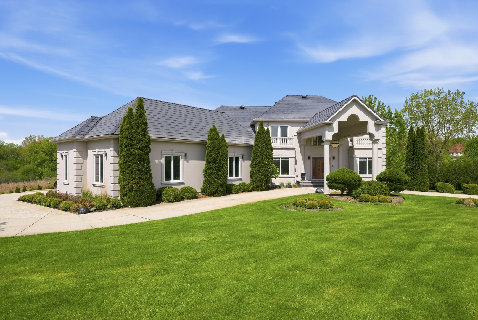 9 Falcon Lakes Drive