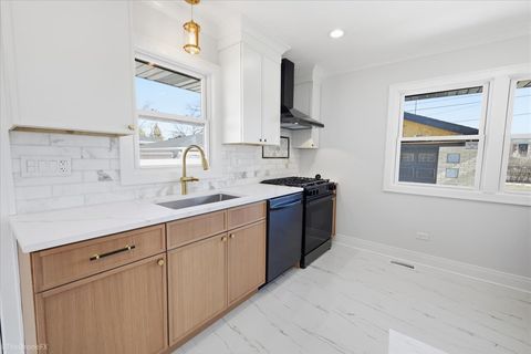 Tiny photo for 4515 N Redwood Drive, Norridge, IL 60706 (MLS # 12557809)