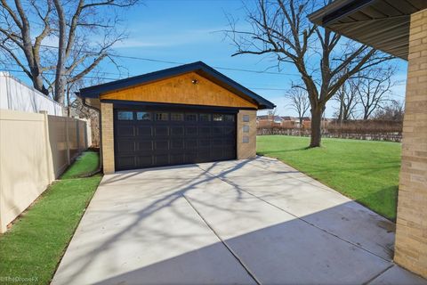 Tiny photo for 4515 N Redwood Drive, Norridge, IL 60706 (MLS # 12557809)