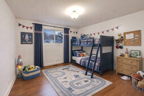 Tiny photo for 905 Crestfield Avenue, Libertyville, IL 60048 (MLS # 12602234)