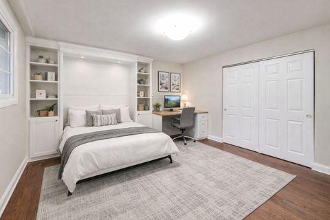 Tiny photo for 905 Crestfield Avenue, Libertyville, IL 60048 (MLS # 12602234)