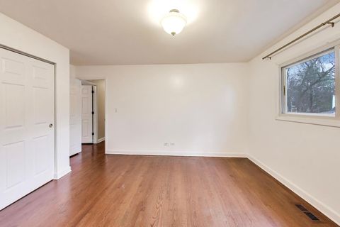 Tiny photo for 905 Crestfield Avenue, Libertyville, IL 60048 (MLS # 12602234)