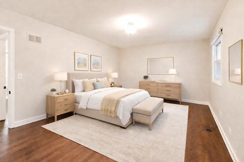 Tiny photo for 905 Crestfield Avenue, Libertyville, IL 60048 (MLS # 12602234)