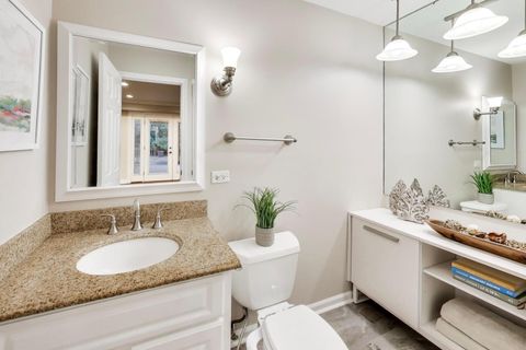 Tiny photo for 905 Crestfield Avenue, Libertyville, IL 60048 (MLS # 12602234)