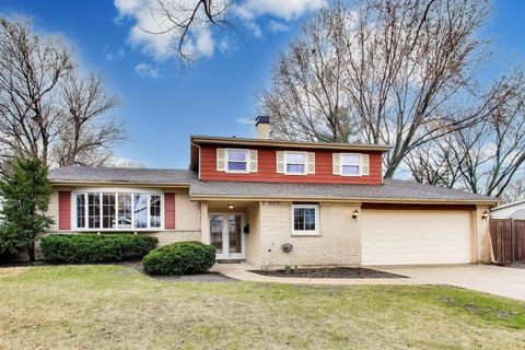 Photo of 905 Crestfield Avenue, Libertyville, IL 60048 (MLS # 12602234)