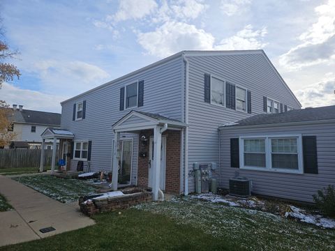 151 Peter Court B Bartlett IL 60103