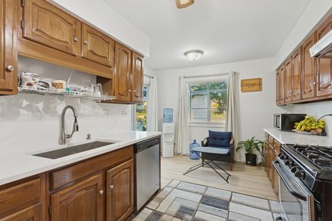 Tiny photo for 7235 Willow Way Lane #B, Willowbrook, IL 60527 (MLS # 12611295)