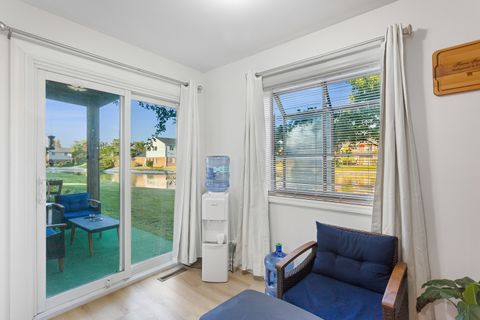 Tiny photo for 7235 Willow Way Lane #B, Willowbrook, IL 60527 (MLS # 12611295)