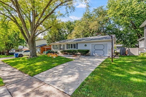 Tiny photo for 4550 Sheridan Street, Davenport, IA 52806 (MLS # 12773968)