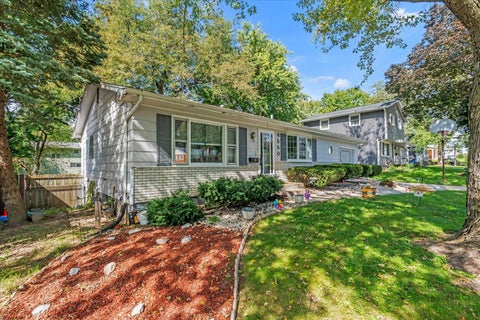 Tiny photo for 4550 Sheridan Street, Davenport, IA 52806 (MLS # 12773968)