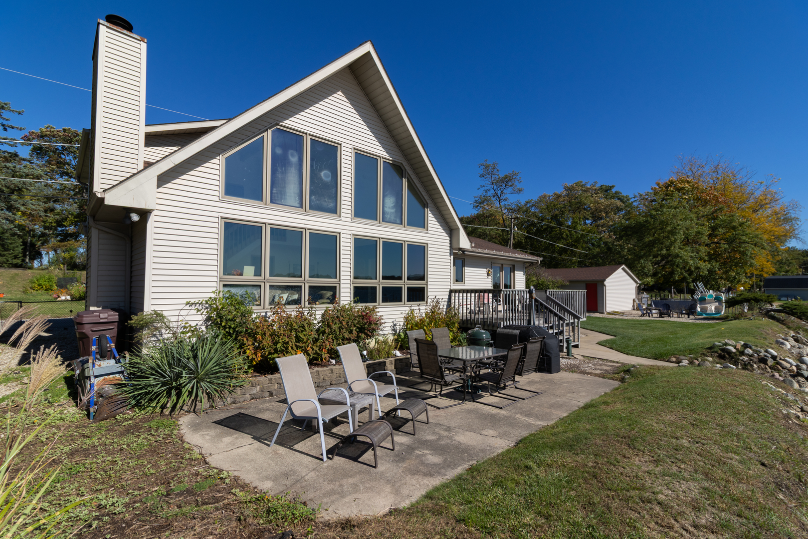 Antioch, Illinois 60002, United States, 2 Bedrooms Bedrooms, ,3 BathroomsBathrooms,Residential,Active,231780