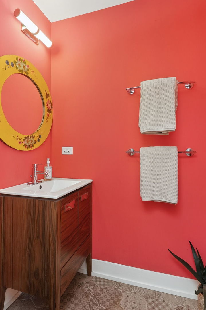 1002 Longmeadow Lane