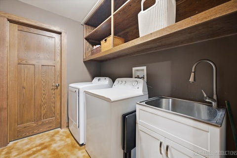 Tiny photo for 627 Ritter Drive, Batavia, IL 60510 (MLS # 12756314)