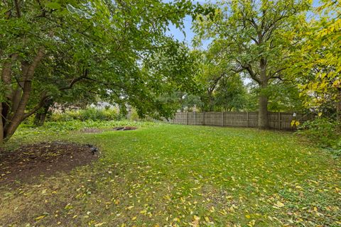 Tiny photo for 25 E Parkside Avenue, Lombard, IL 60148 (MLS # 12502162)