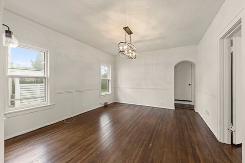 Tiny photo for 25 E Parkside Avenue, Lombard, IL 60148 (MLS # 12502162)