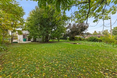 Tiny photo for 25 E Parkside Avenue, Lombard, IL 60148 (MLS # 12502162)