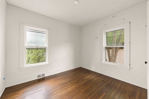 Tiny photo for 25 E Parkside Avenue, Lombard, IL 60148 (MLS # 12502162)