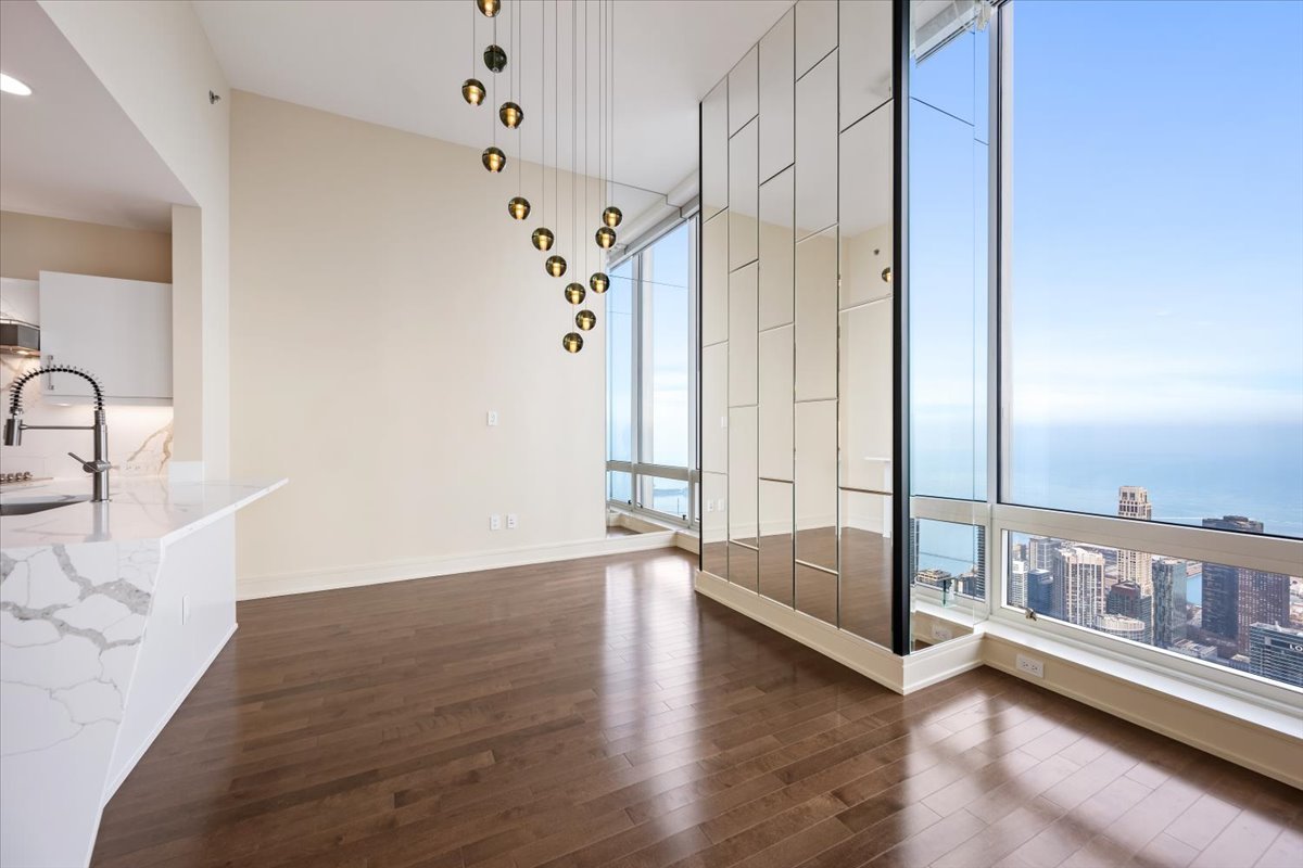 401 N Wabash Avenue 86D