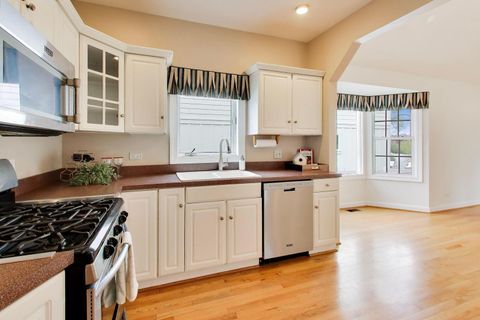 Tiny photo for 171 E Cayuga Avenue, Elmhurst, IL 60126 (MLS # 12631150)