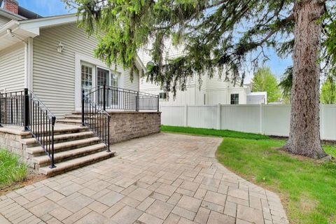 Tiny photo for 171 E Cayuga Avenue, Elmhurst, IL 60126 (MLS # 12631150)