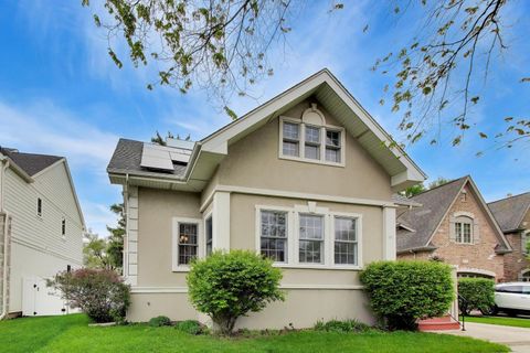 Tiny photo for 171 E Cayuga Avenue, Elmhurst, IL 60126 (MLS # 12631150)