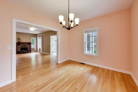 Tiny photo for 171 E Cayuga Avenue, Elmhurst, IL 60126 (MLS # 12631150)