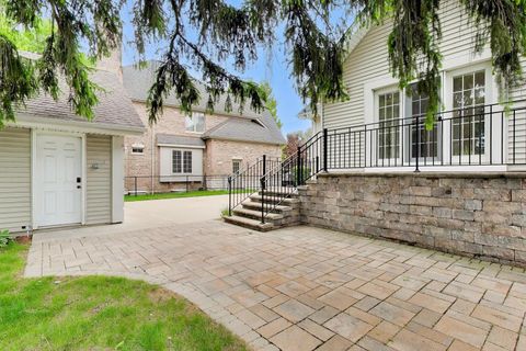 Tiny photo for 171 E Cayuga Avenue, Elmhurst, IL 60126 (MLS # 12631150)