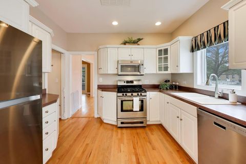 Tiny photo for 171 E Cayuga Avenue, Elmhurst, IL 60126 (MLS # 12631150)