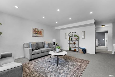 Tiny photo for 3461 CEDARVIEW Court, Bettendorf, IA 52722 (MLS # QC4268323)