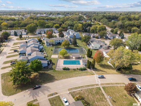 Tiny photo for 3461 CEDARVIEW Court, Bettendorf, IA 52722 (MLS # QC4268323)