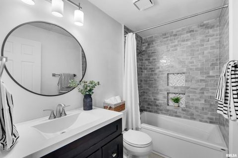 Tiny photo for 3461 CEDARVIEW Court, Bettendorf, IA 52722 (MLS # QC4268323)