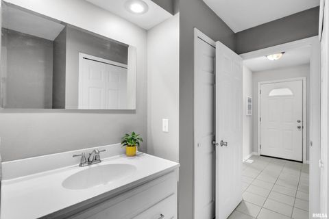 Tiny photo for 3461 CEDARVIEW Court, Bettendorf, IA 52722 (MLS # QC4268323)