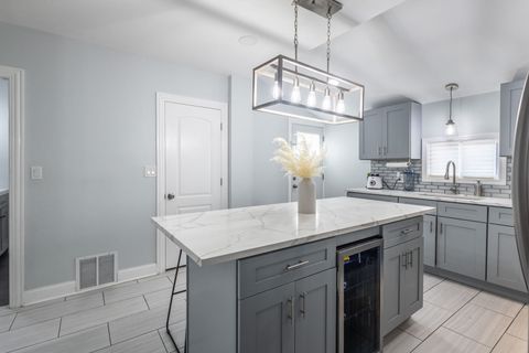 Tiny photo for 5648 S California Avenue, Chicago, IL 60629 (MLS # 12487701)