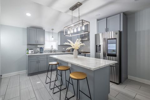 Tiny photo for 5648 S California Avenue, Chicago, IL 60629 (MLS # 12487701)