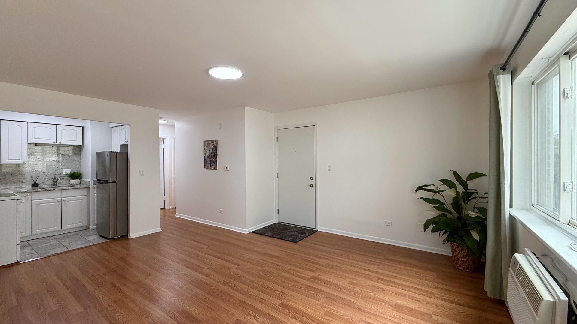 327 Wisconsin Avenue 6A