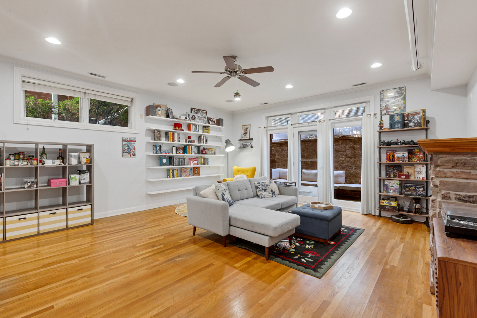 2457 W FOSTER Avenue 1