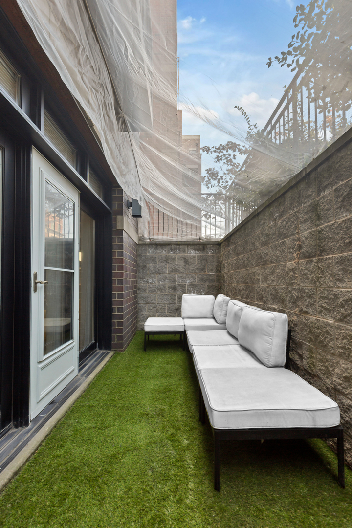 2457 W FOSTER Avenue 1