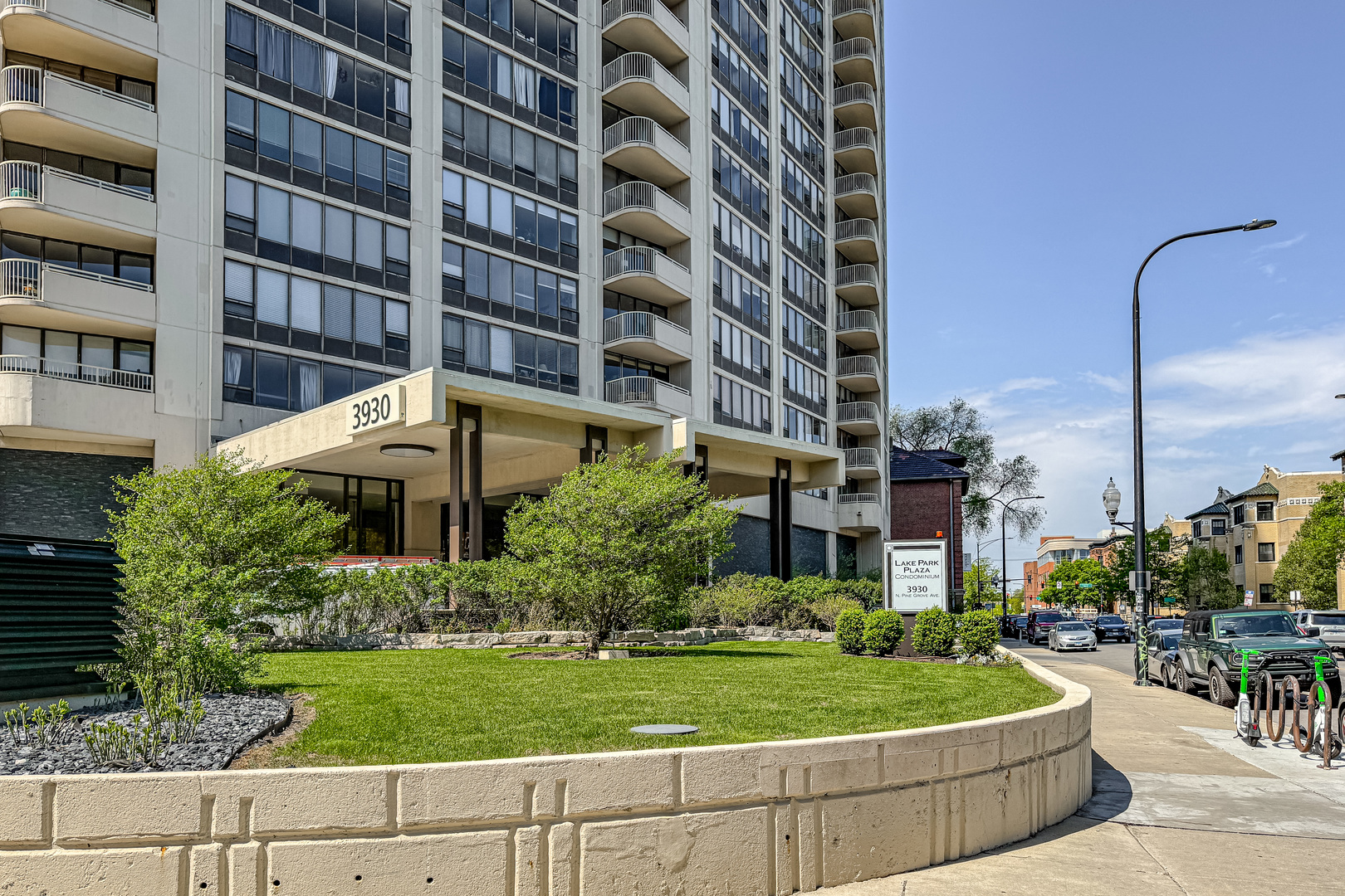 3930 N Pine Grove Avenue 1805