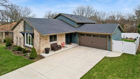 Tiny photo for 6515 Deerpath Court, Lisle, IL 60532 (MLS # 12583676)