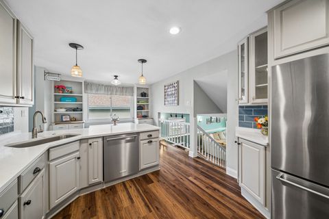 Tiny photo for 6515 Deerpath Court, Lisle, IL 60532 (MLS # 12583676)