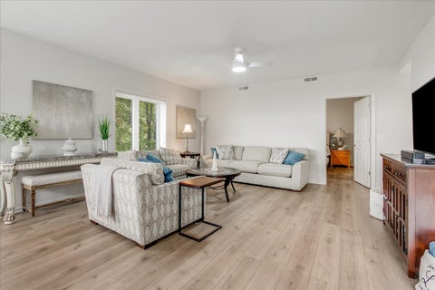 Tiny photo for 819 Graceland Avenue #406, Des Plaines, IL 60016 (MLS # 12789405)