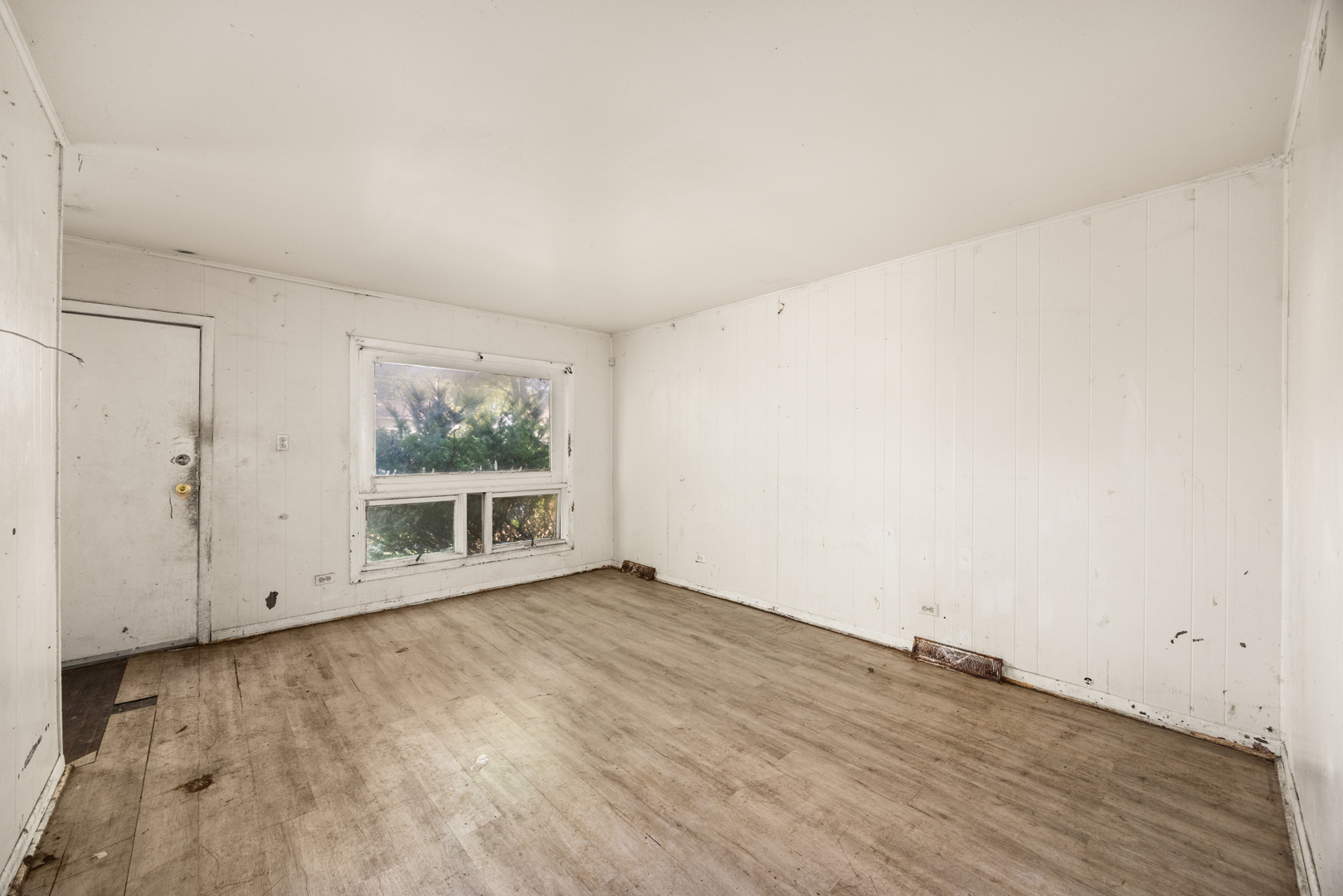 13144 S Vernon Avenue