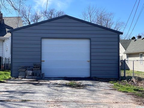 Tiny photo for 1422 N 7th St. St, Quincy, IL 62301 (MLS # 12561395)