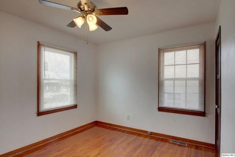 Tiny photo for 1422 N 7th St. St, Quincy, IL 62301 (MLS # 12561395)