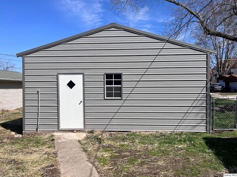 Tiny photo for 1422 N 7th St. St, Quincy, IL 62301 (MLS # 12561395)