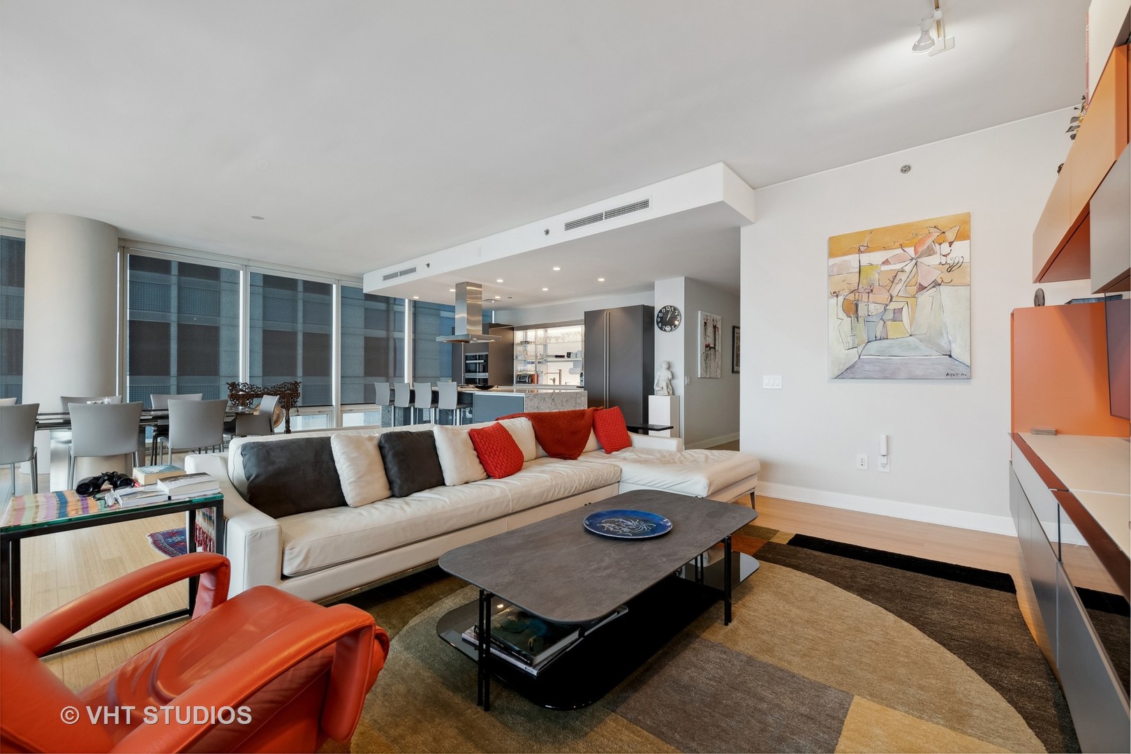 340 E RANDOLPH Street 4606