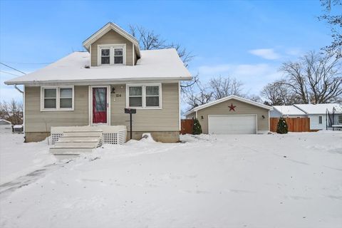 Photo of 104 Magoun Street, Bloomington, IL 61701 (MLS # 12533520)